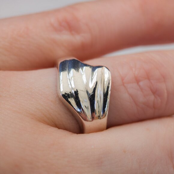 Vintage TAXCO Sterling Sculpted Wave Ring — Size 6.75 - Picture 5 of 12